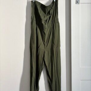 NWT Forever 21 Jumpsuit tube top with pockets size 4X